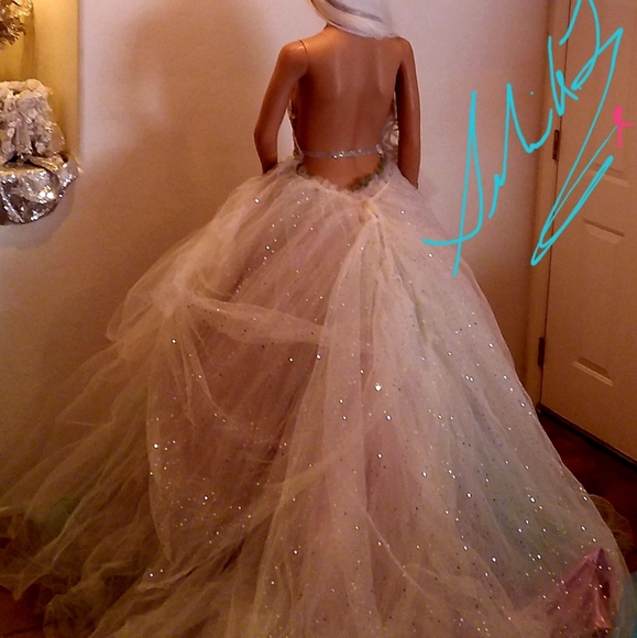 CECILIA Ivory Lace Tulle Wedding Ballgown Set - Picture 6 of 14